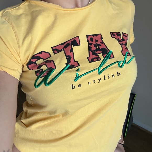 Koton Tops - Stylish Yellow Graphic Tee